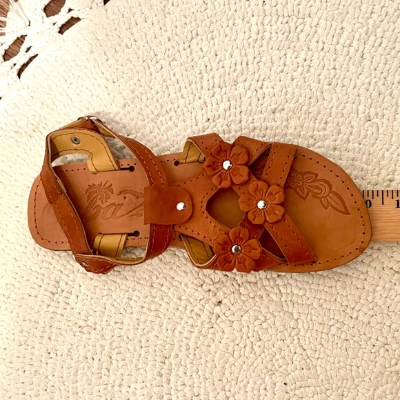brown leather floral hand made “Cuba” brand sandals EU 39 Poshmark size 8.5-9 - Picture 10 of 11